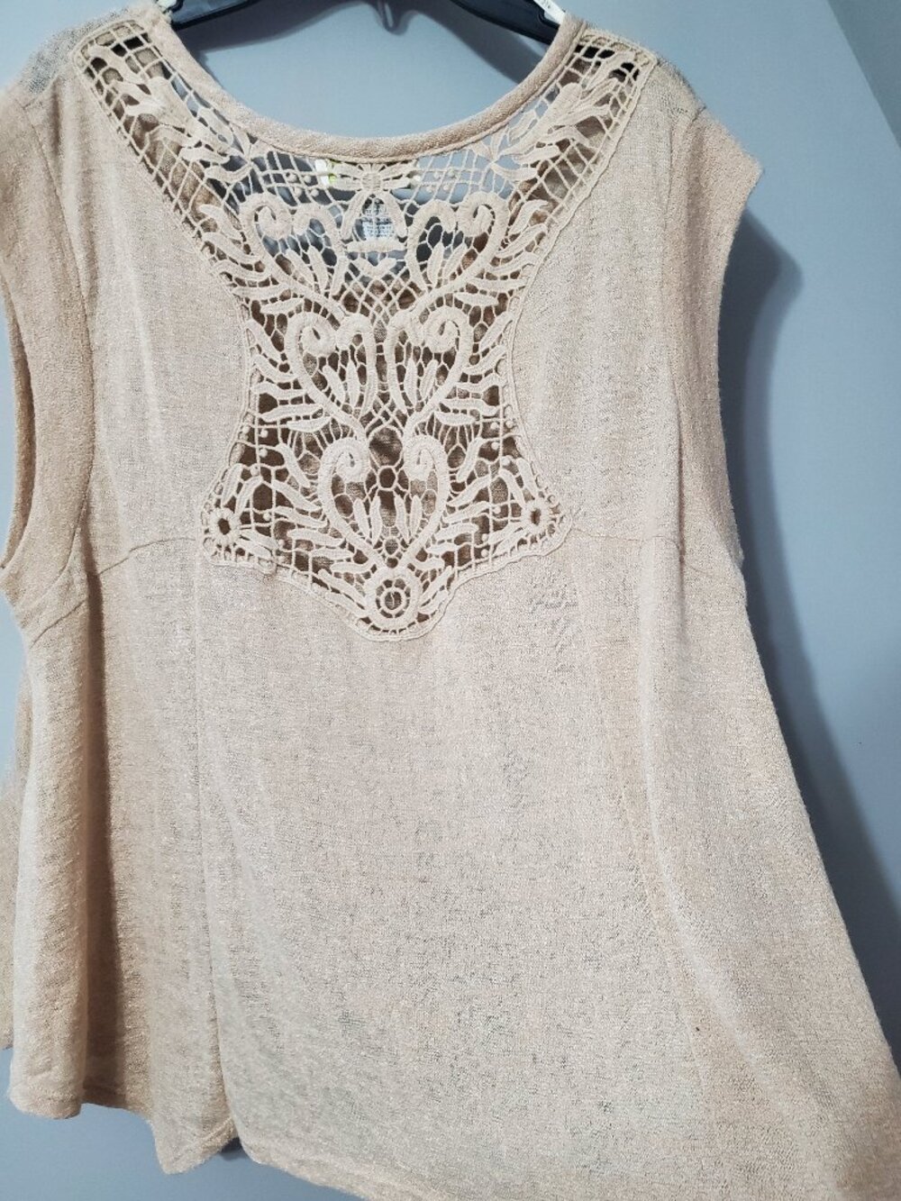 Sleeveless Crochet like Lace back blouse size XXL